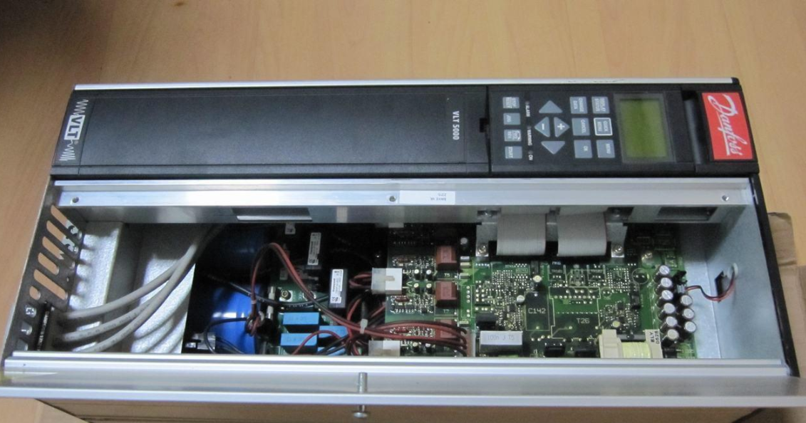 丹佛斯VLT5000變頻器開關電源故障